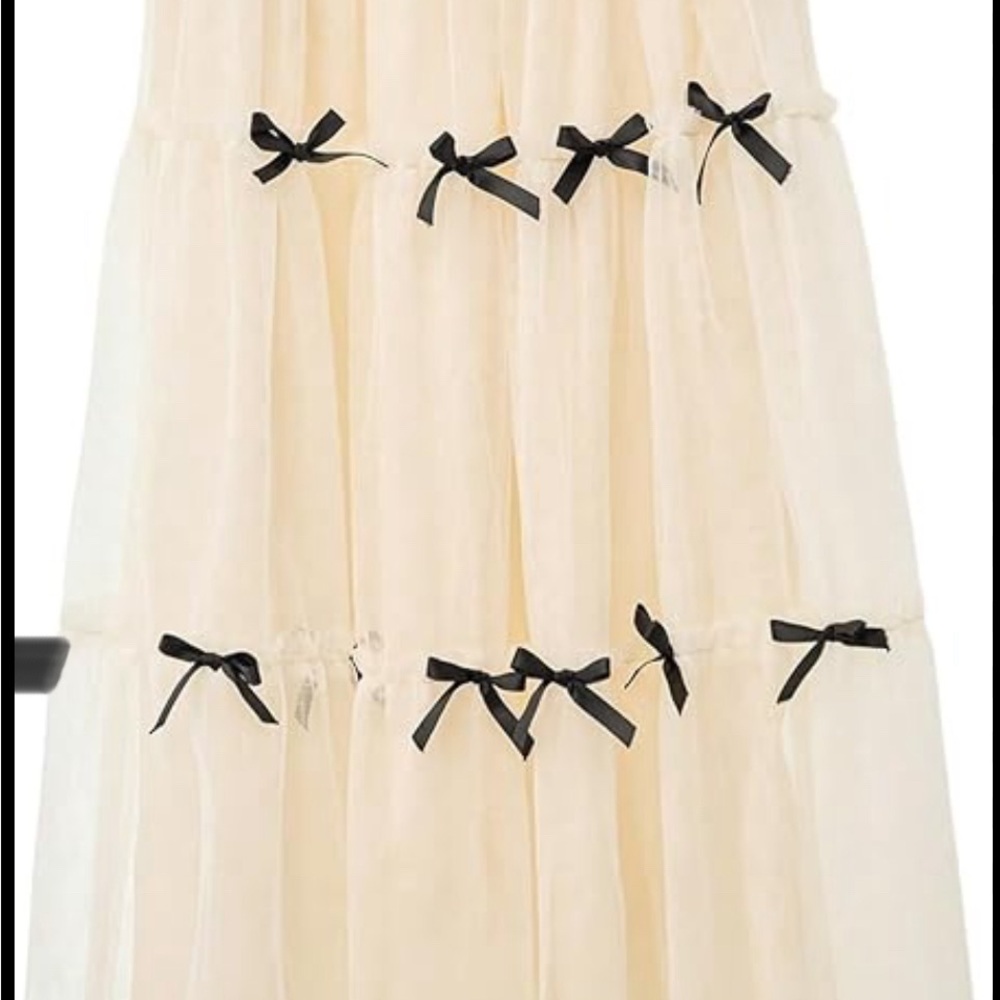Cream Tulle Tiered Skirt with Black Bow Details (New w/o Tag)